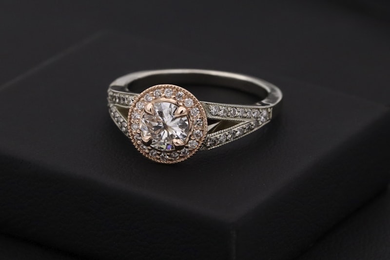 Kundan Cocktail Ring